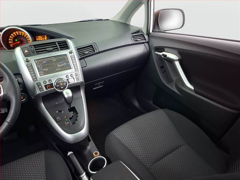 Toyota Verso (2010) 2.2 D-4D, Automat, Navi - fotka 8 z 21