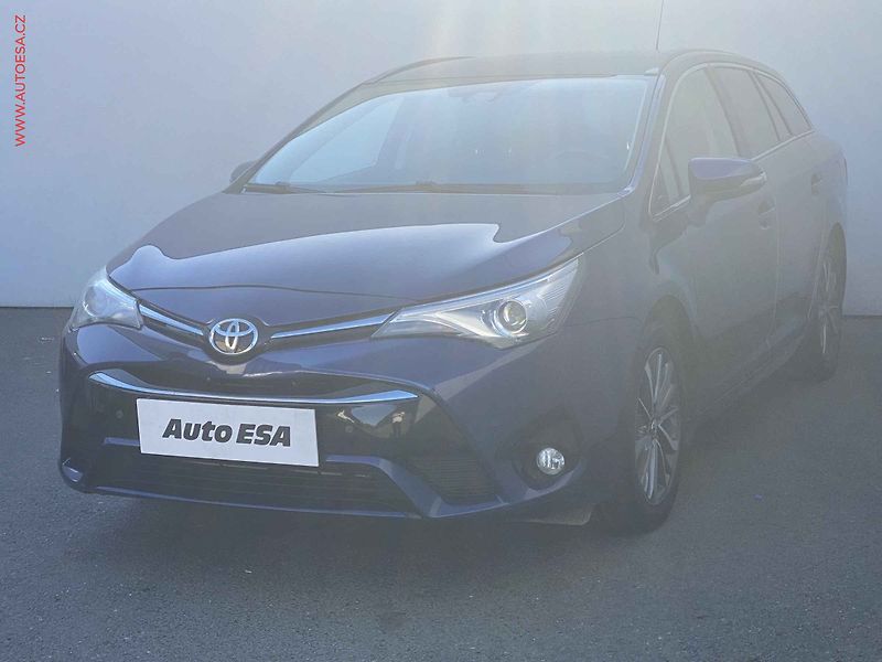 Toyota Avensis (2015) 2.0D-4D, 1.maj, Active, navi - fotka 3 z 19