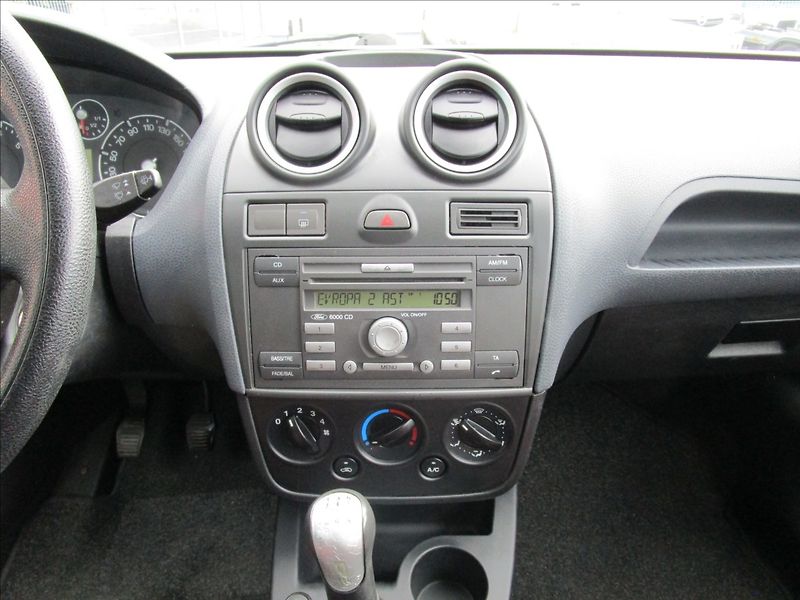 Ford Fiesta 1.4i 16V, Klima - fotka 12 z 41