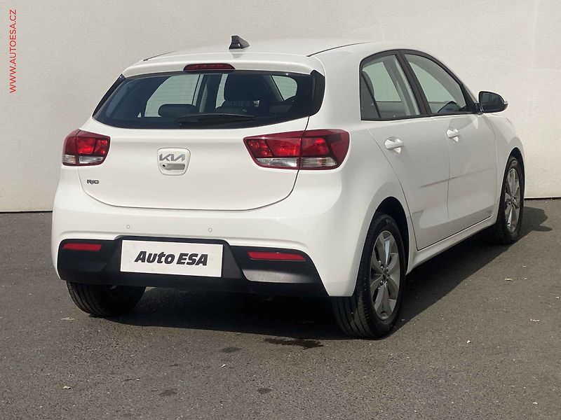 Kia Rio (2023) 1.2, Vision, navi, kamera - fotka 4 z 19
