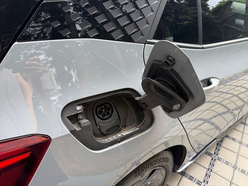 Cupra Born 62 kWh / HUD / FULL LED - fotka 8 z 40