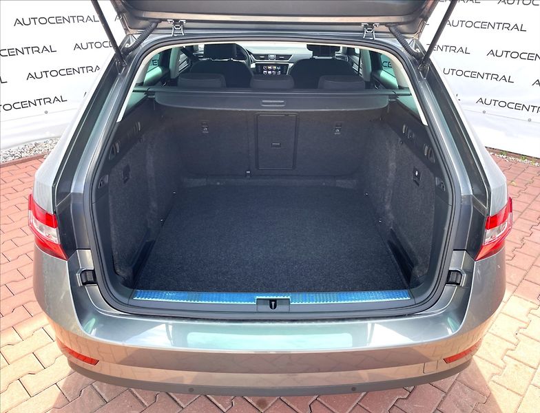 Škoda Superb 2,0 TDI DSG 110kw zachovalé,se - fotka 10 z 25