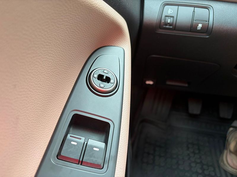 Hyundai i20 1.2 i, ČR, 1.Maj, 23 tkm - fotka 12 z 21