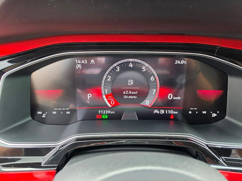 Volkswagen Polo GTI 2.0TSI DSG 152kW DPH 1.Maj - fotka 7 z 22