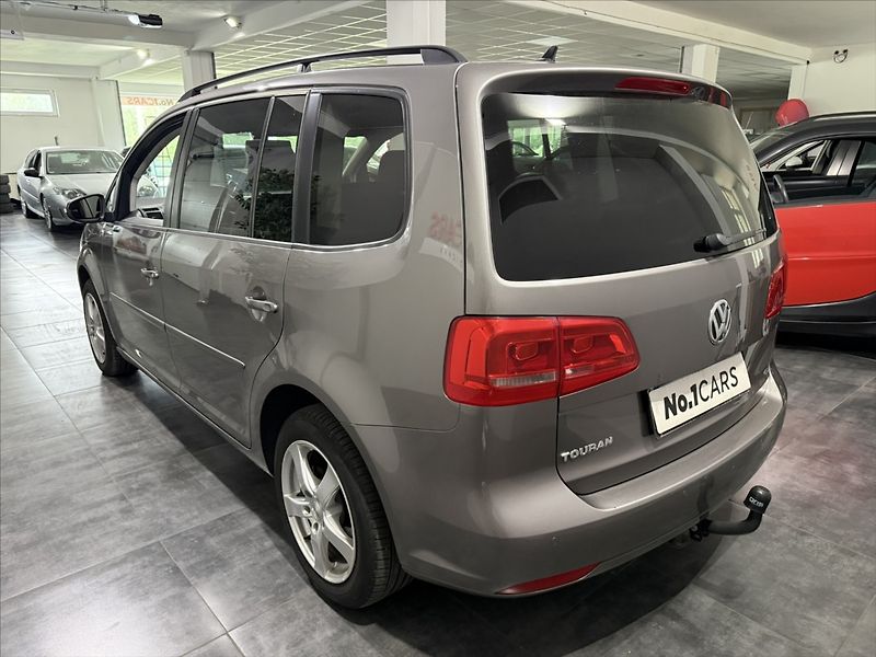 Volkswagen Touran 1,6   TDI 77KW VÝHŘEV TAŽNÉ - fotka 4 z 19