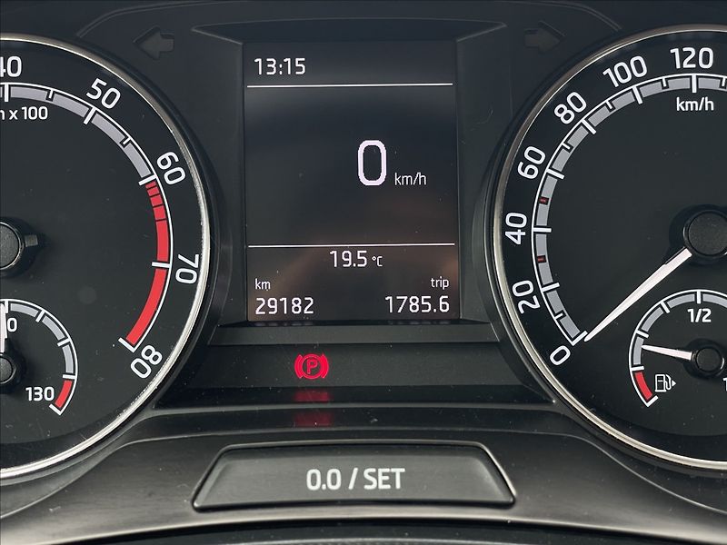 Škoda Fabia 1,0 TSI Combi Ambition Plus - fotka 10 z 23