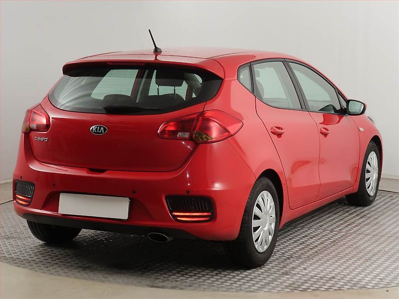Kia Ceed (2018) 1.4 CVVT, ČR,1.maj, Serv.kniha - fotka 5 z 15