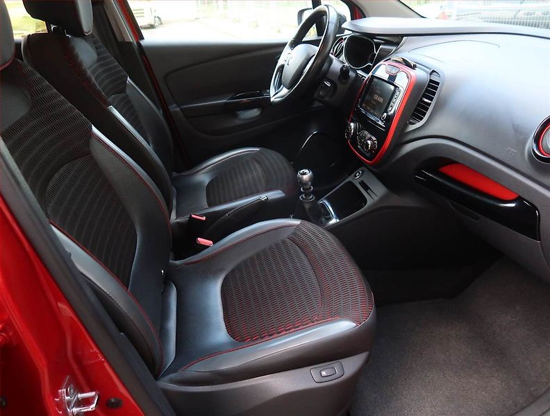 Renault Captur (2017) 1.2 TCe, Kůže, Tempomat - fotka 9 z 18