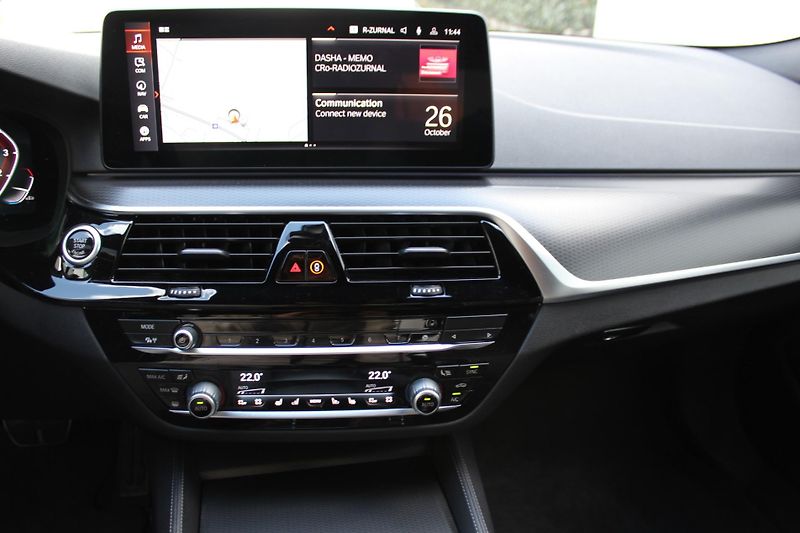 BMW Řada 5 540i xDrive - fotka 5 z 28