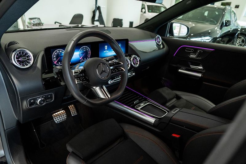 Mercedes-Benz GLA (2025) 200 d/AMGPLUS/MULTIBEAM/TOP - fotka 9 z 19