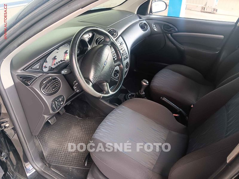 Ford Focus (2002) 1.6i, AC - fotka 3 z 3