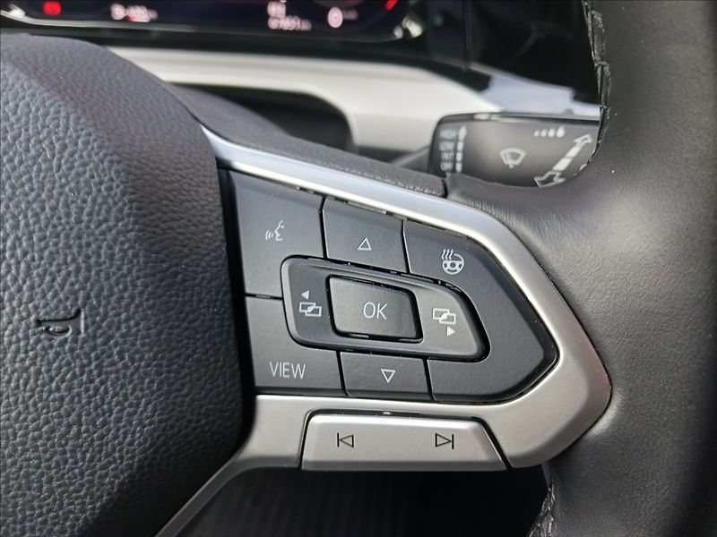 Volkswagen Golf 1,0 81kW LIFE KOMBI - fotka 17 z 23