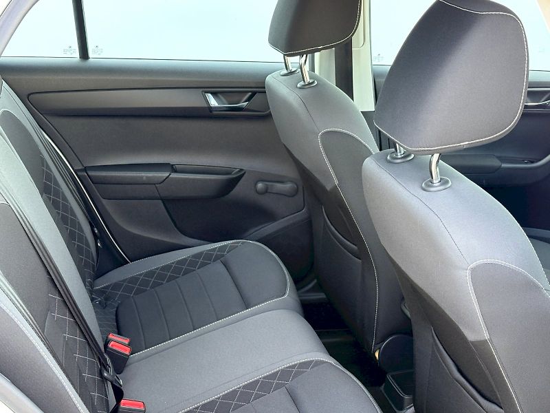 Škoda Fabia (2023) Combi 1.0 TSI / 70 kW / AMBITI - fotka 12 z 24
