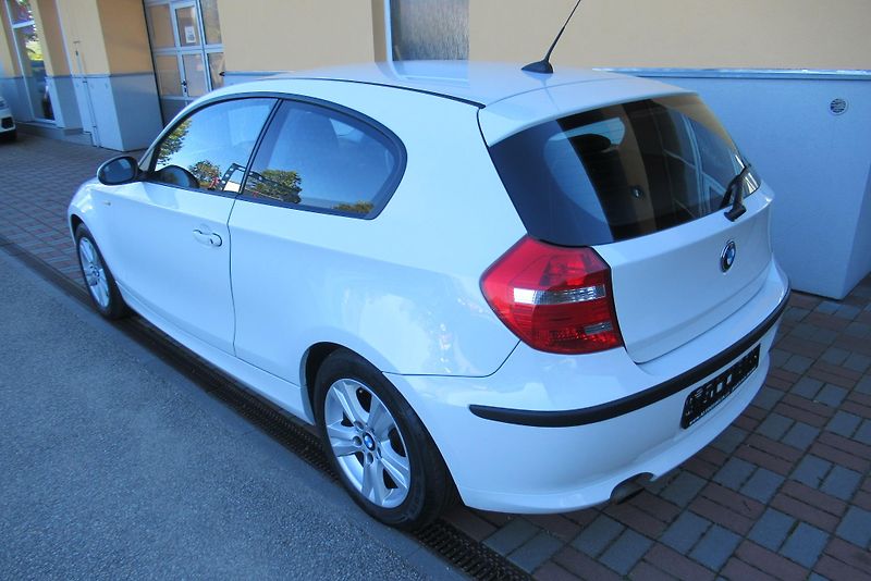 BMW Řada 1 2.0 116i KLIMA SADA ALU KOL - fotka 4 z 17