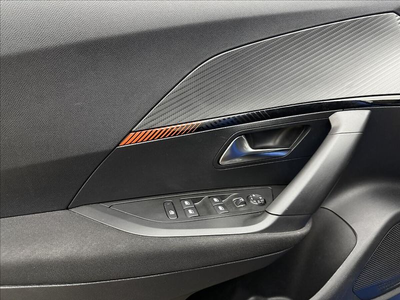 Peugeot 2008 1,5 HDi ACTIVE LED SENZORY ČR - fotka 28 z 39