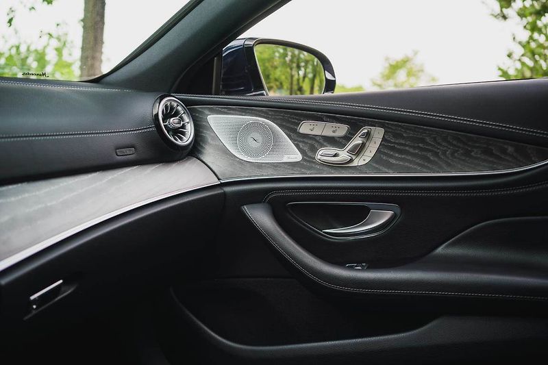 Mercedes-Benz CLS (2019) 350 d 4MATIC - fotka 27 z 31