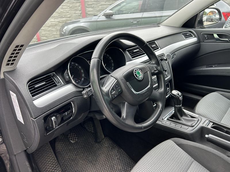 Škoda Superb (2012) 2.0 TDi 103 KW  - fotka 11 z 28