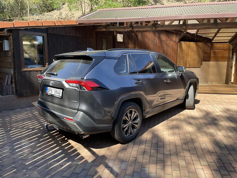 Toyota RAV4 (2023) JAKO NOVÉ - fotka 1 z 2