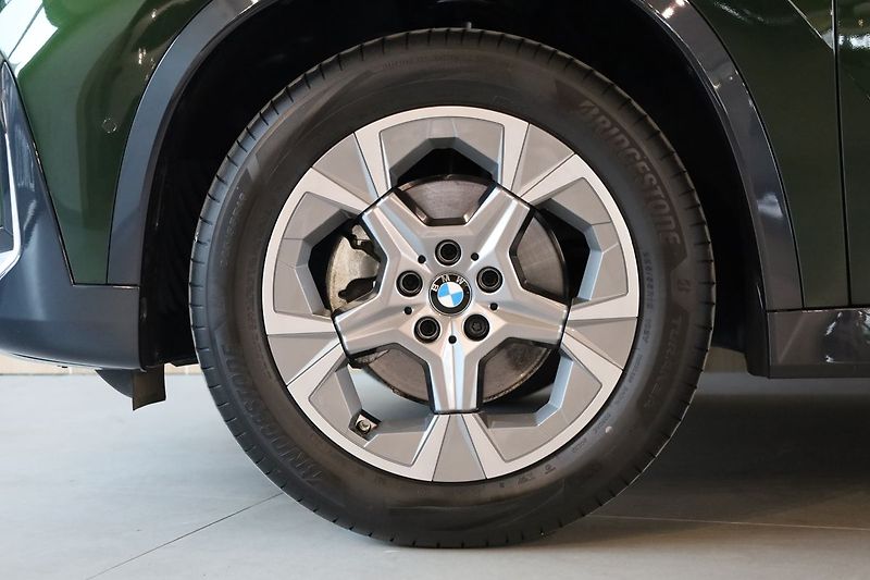 BMW X1 20d sDrive,X-Line,Harman,Tažné - fotka 14 z 33