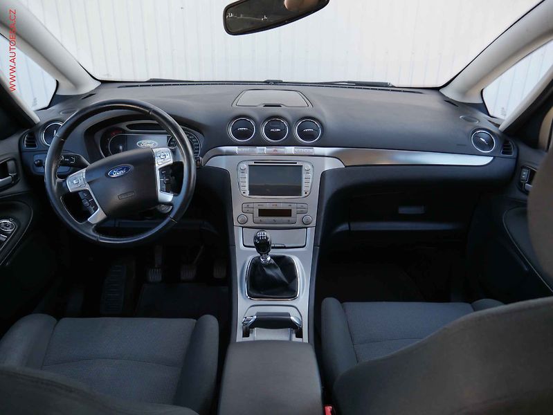 Ford S-MAX (2008) 2.0TDCi, AC, park.čidla - fotka 8 z 16