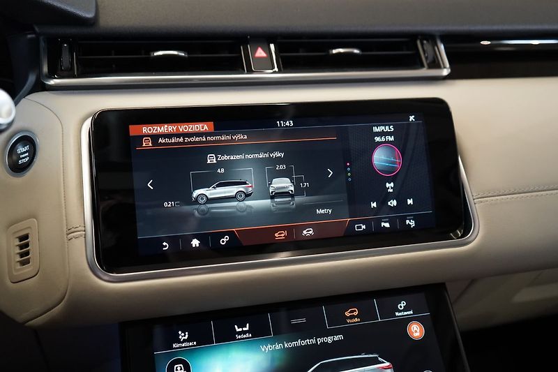 Land Rover Range Rover Velar R-Dynamic HSE, Masáž, Vzduch - fotka 39 z 46