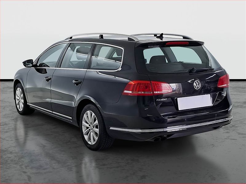 Volkswagen Passat (2014) Comfortline 2.0 TDI, Navi - fotka 4 z 17