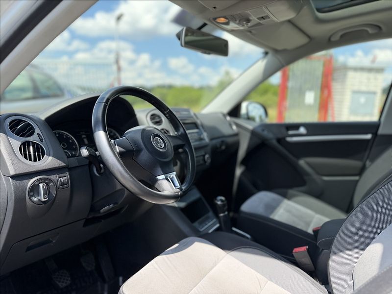 Volkswagen Tiguan 1,4 TSI PANORAMA, LED, BIXENON - fotka 11 z 36