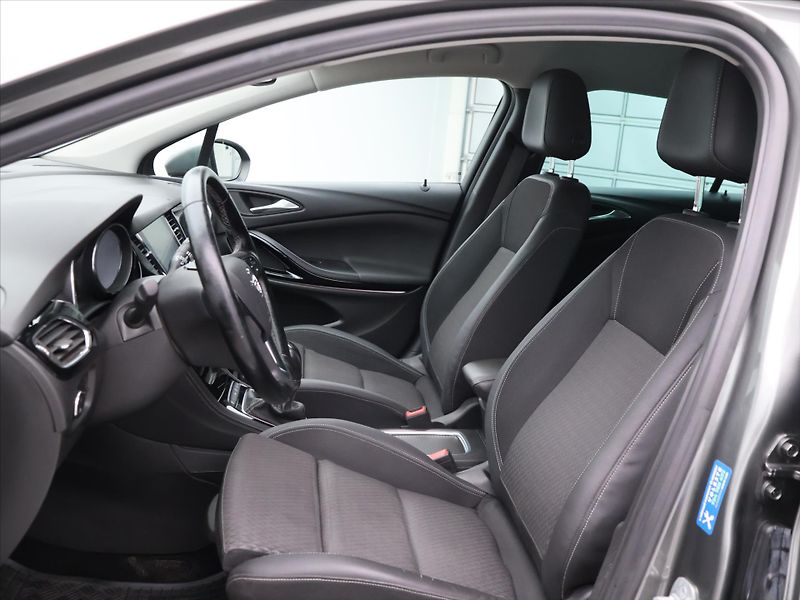 Opel Astra 1,4 T 92kW Serv.Kniha Aut.klim - fotka 11 z 30