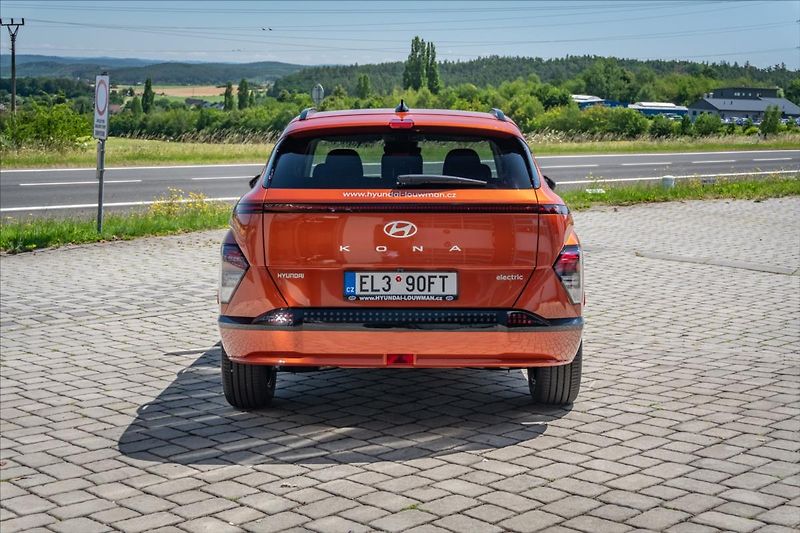 Hyundai Kona (2026) EV 64,8 CZECH EDITION BLACK - fotka 6 z 16