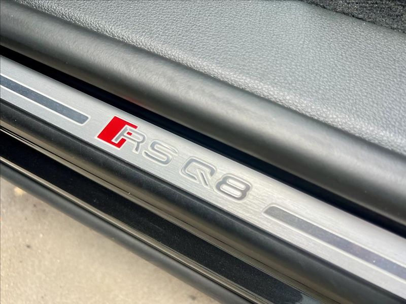 Audi RS Q8 4,0 TFSi QUATTRO MATRIX záruka - fotka 41 z 46