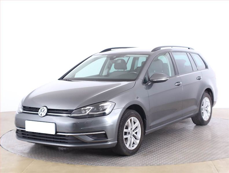 Volkswagen Golf (2019) Highline 2.0 TDI, 4X4 - fotka 2 z 18