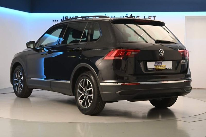 Volkswagen Tiguan (2023) 2.0 LIFE DSG LED ACC Tažné TDI - fotka 7 z 35