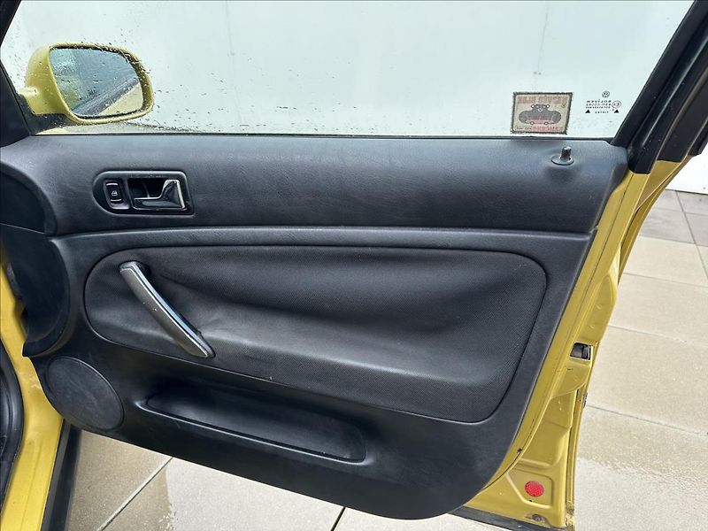 Volkswagen Passat 1,9 TDI  Aut klima Eko zaplace - fotka 24 z 27