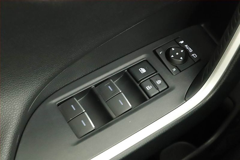 Toyota RAV4 (2023) Comfort 2.5 Hybrid - fotka 10 z 17
