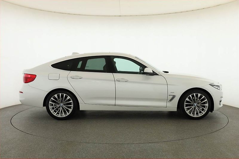 BMW Řada 3 (2017) 320d xDrive GT, 4X4, Automat - fotka 6 z 20