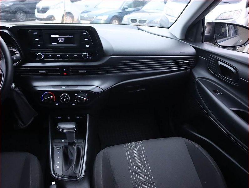 Hyundai i20 (2022) Comfort 1.0 T-GDI, Automat - fotka 8 z 19