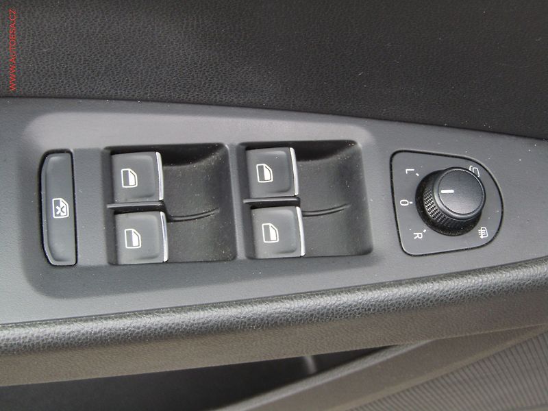 Seat Leon (2014) 1.4 TSi, FR, LED, navi - fotka 11 z 19