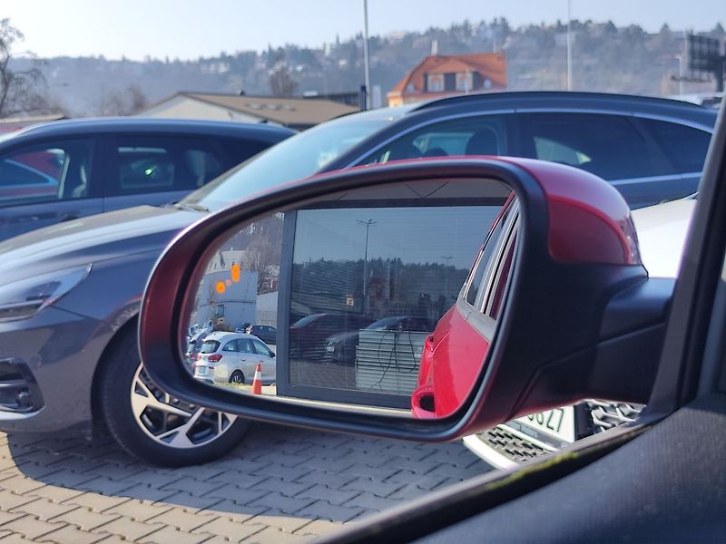 Hyundai Kona 1.0 T-GDI/88kW Premium Red - fotka 15 z 33