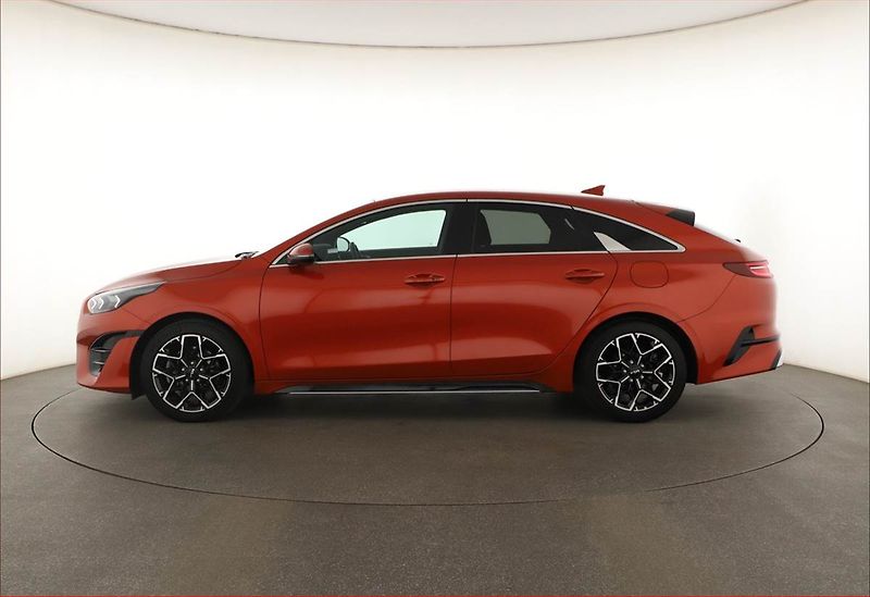 Kia Pro_Ceed (2025) GT Line Plus 1.5 T-GDI - fotka 3 z 20