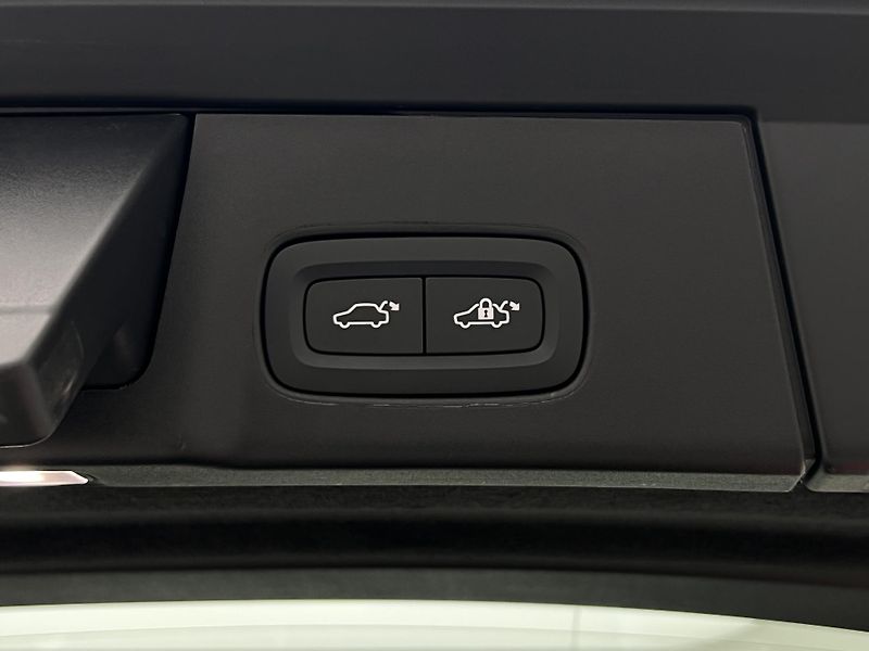 Volvo V90 T6 AWD RECHARGE BRIGHT PLUS  - fotka 44 z 46