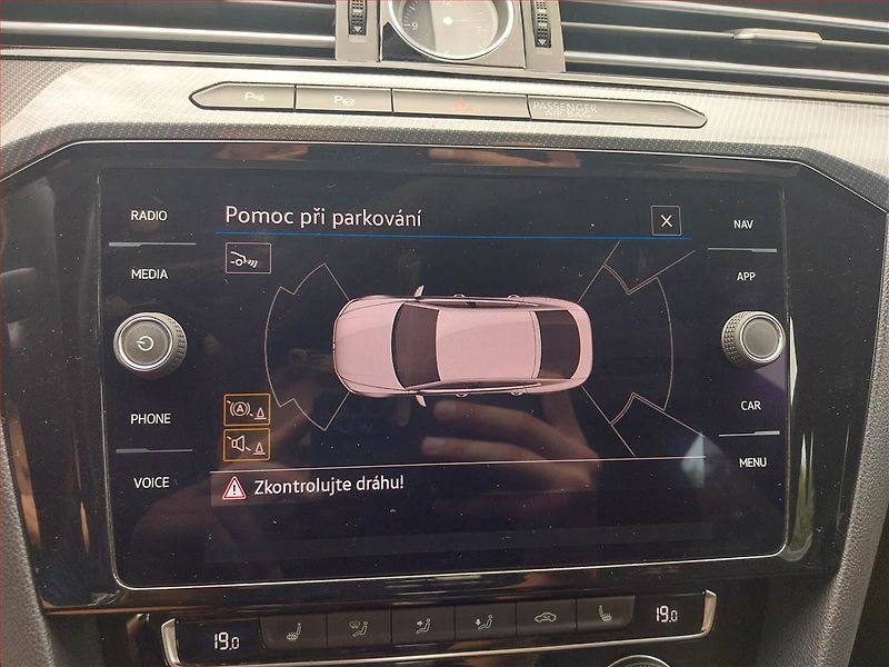 Volkswagen Arteon (2020) R-line 2.0 TDI - fotka 12 z 16