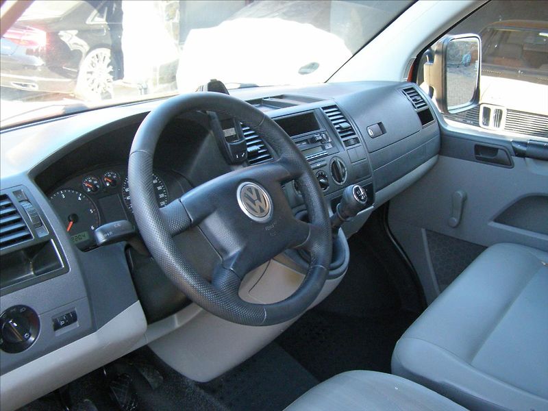 Volkswagen Transporter 1,9   DVOJKABINA 6 MIST - fotka 21 z 27