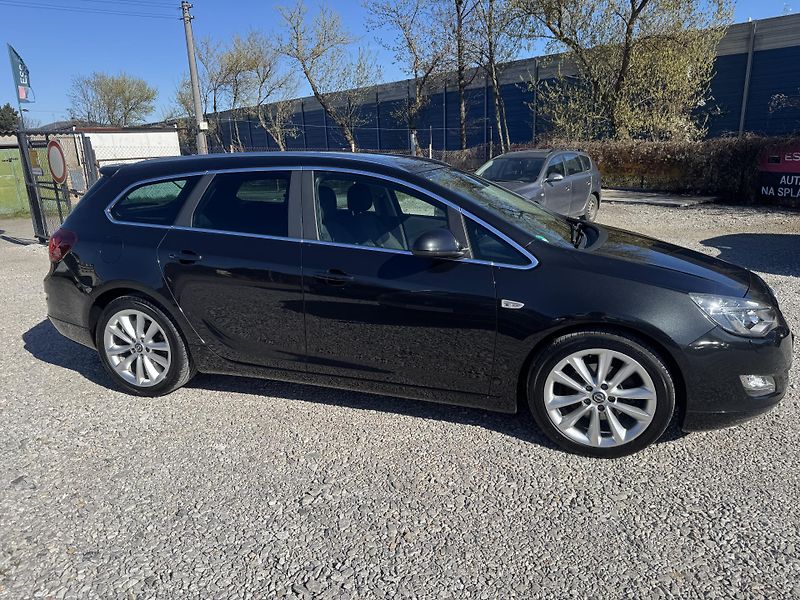 Opel Astra (2013) 1.6(132KW)SPORTS TOURER - fotka 3 z 46