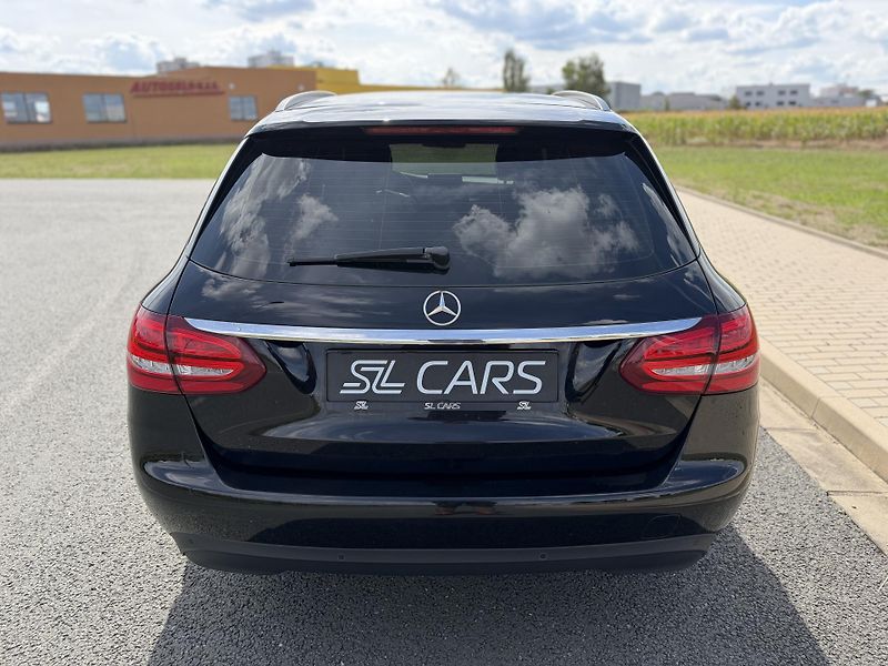 Mercedes-Benz Třídy C 180 CGI AUTOMAT LED NAVIGACE - fotka 4 z 38