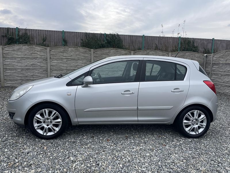Opel Corsa 1.2i 80PS 141000KM KLIMA STK!! - fotka 5 z 169