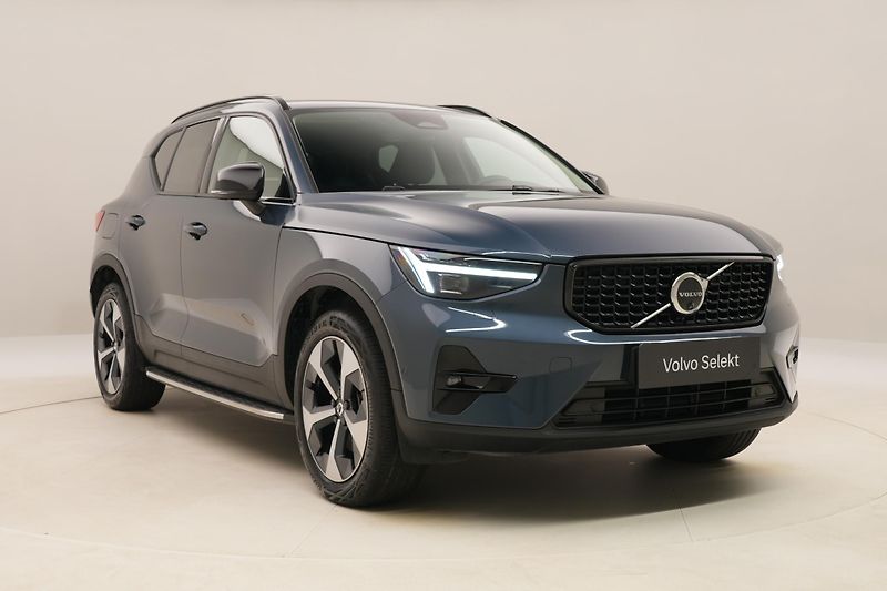 Volvo XC40 B4 DARK ULTRA AUT CZ - fotka 15 z 56