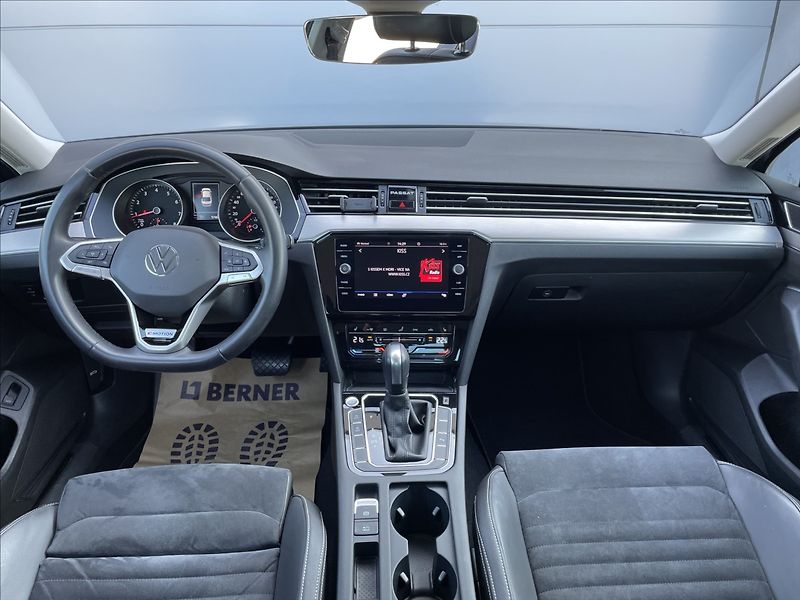 Volkswagen Passat 2,0 TSI 200KW 4X4 DSG ČR. - fotka 9 z 29