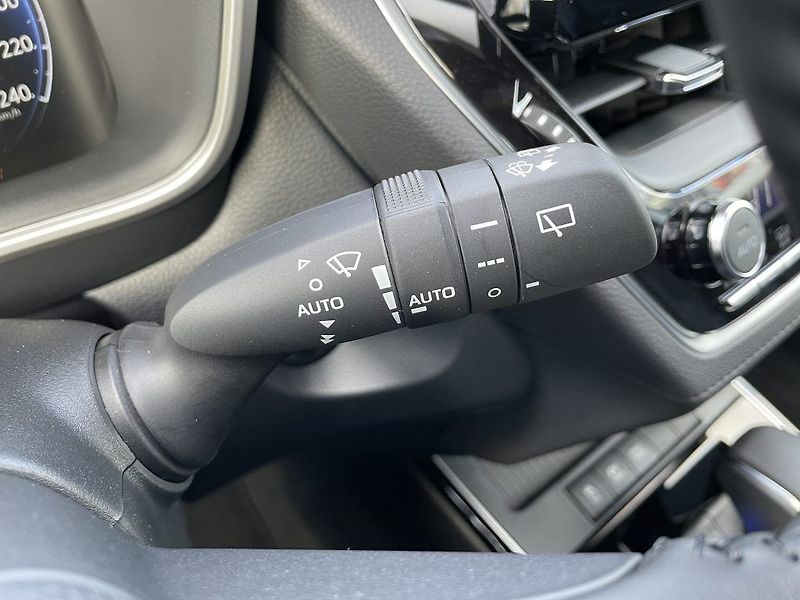 Toyota Corolla Cross 1.8 Hybrid Style ODBĚR 2/2027 - fotka 23 z 28
