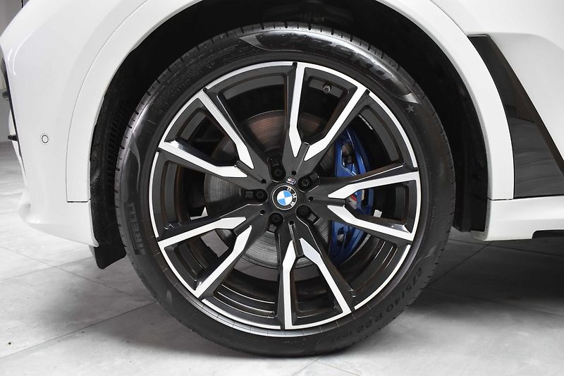 BMW X7 xD40d ///M*LASER*VZDUCH*HK*DPH - fotka 72 z 74