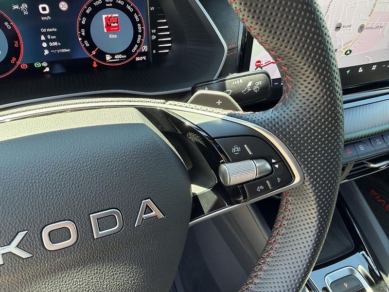 Škoda Octavia IV RS 2,0 TSi/195kW-REZERVACE - fotka 17 z 98